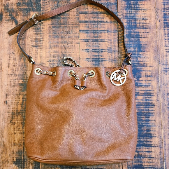 Michael Kors Frankie Large Leather Drawstring Shoulder Bag - Picture 1 of 9